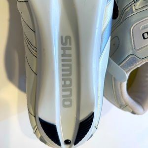 Shimano road bike shoes.  With Shimano SPD cleats.
